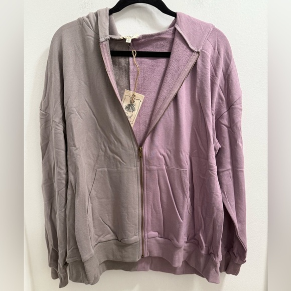 easel Tops - Easel Two-Tone Hoodie in Mauve and Taupe